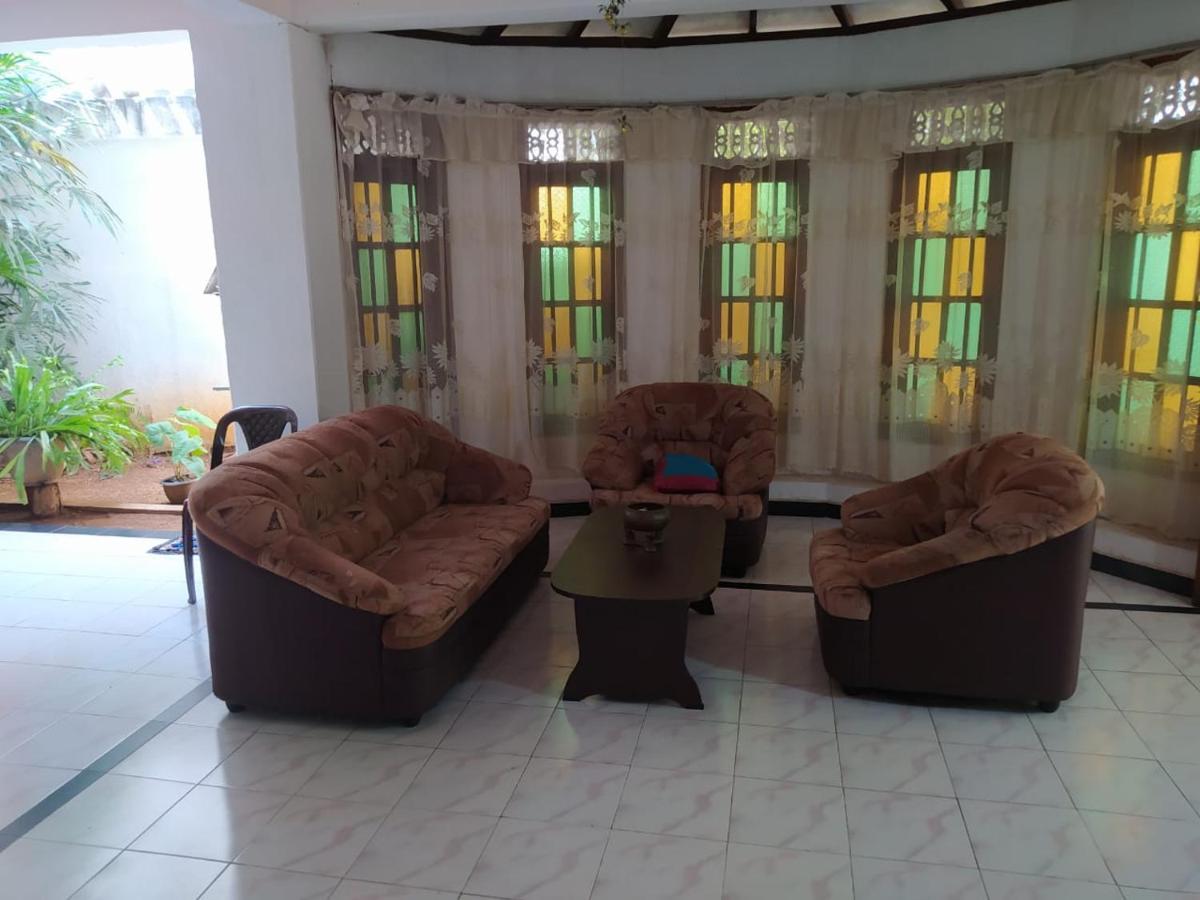 Kingdom Palace Hotel Anuradhapura Ngoại thất bức ảnh